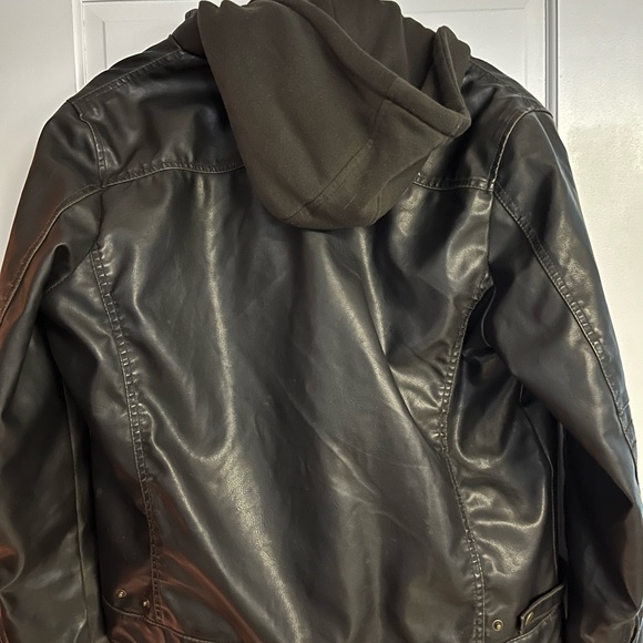 Leather jacket - Picture 3 of 4
